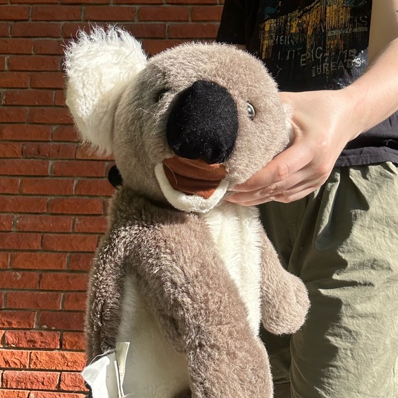 Gorilla Biscuit y2k Koala plush backpack - Picture 13 of 14